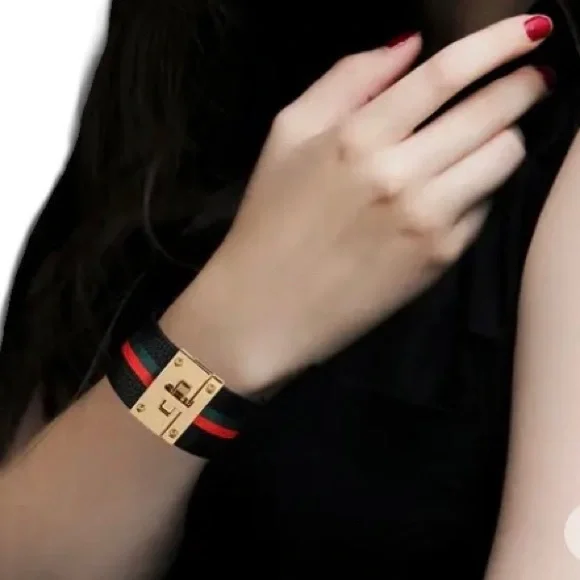 SUPER CHIC FAUX LEATHER CUFF BRACELET WITH DESIGNER INSPIRED STRIPES - Picture 4 of 6